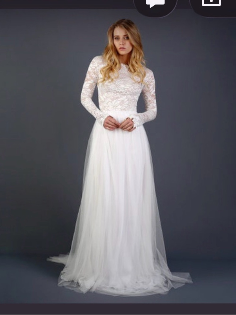 Elegant White Lace Long-Sleeve Tulle Dress